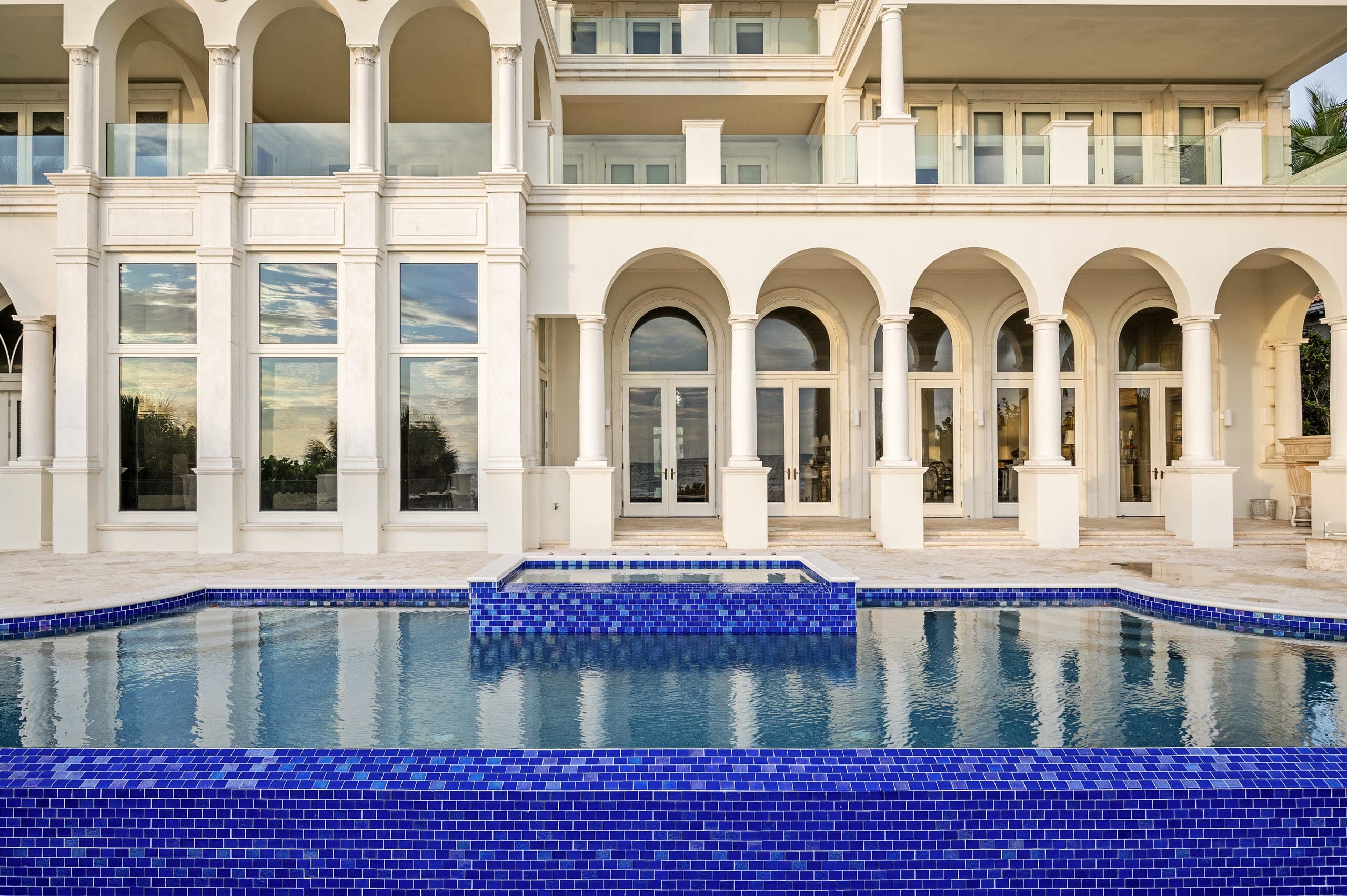 Venetian Architecture Arches And Columns Infinity Pool Iridecent Tile