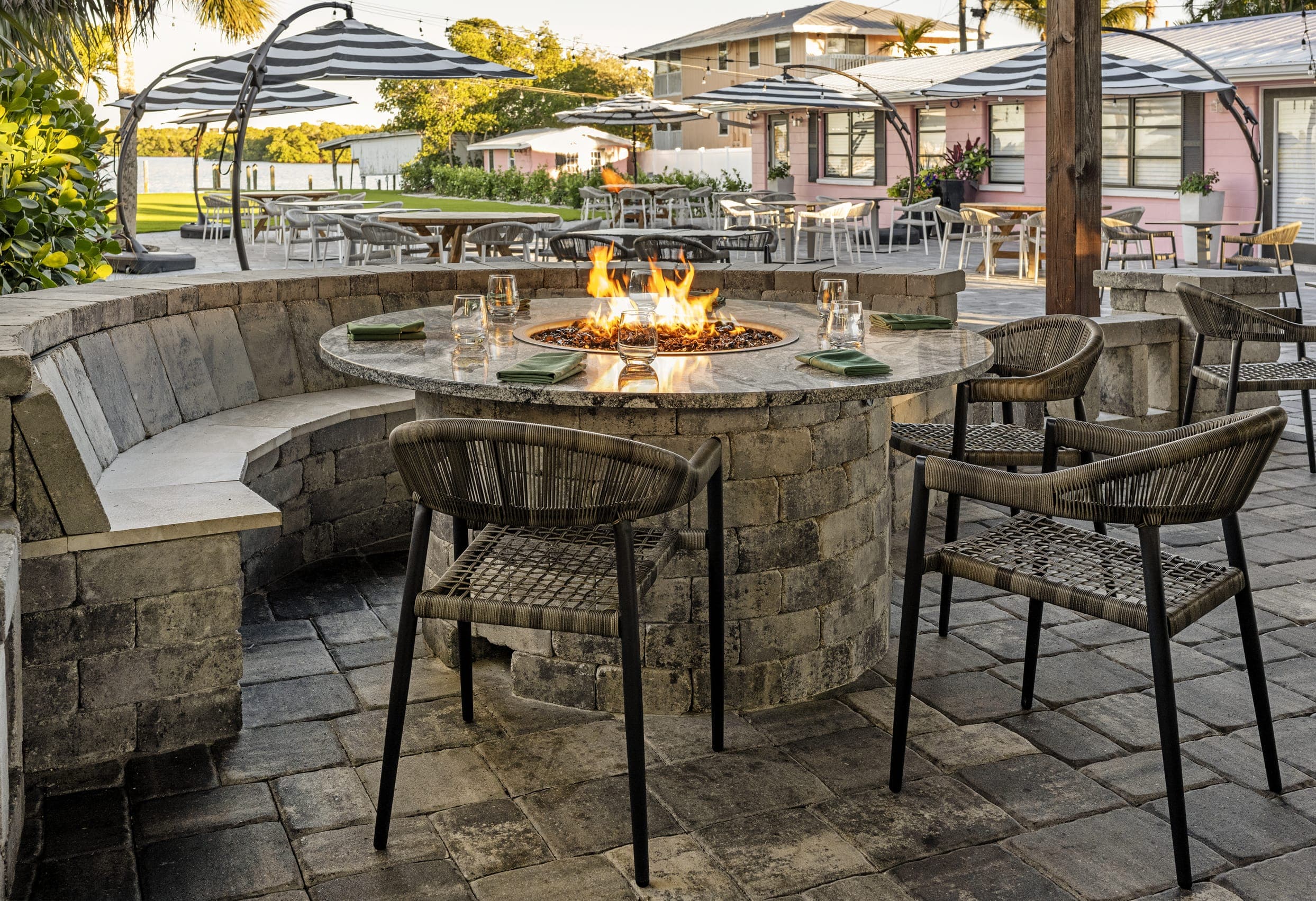 Out Door Dining Fire Pit Table