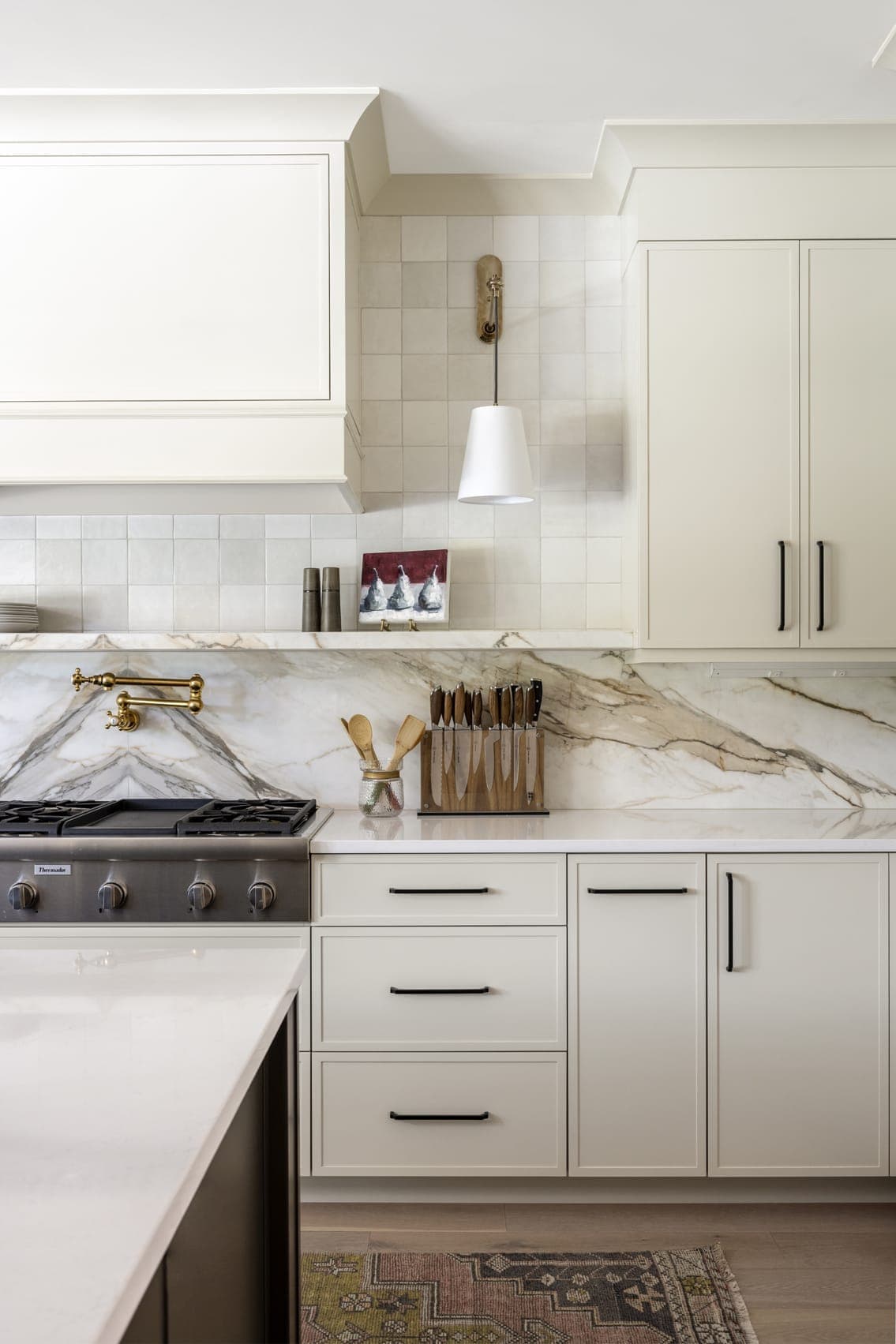 Kitchen Stove Marble Back Splash White Cabinets