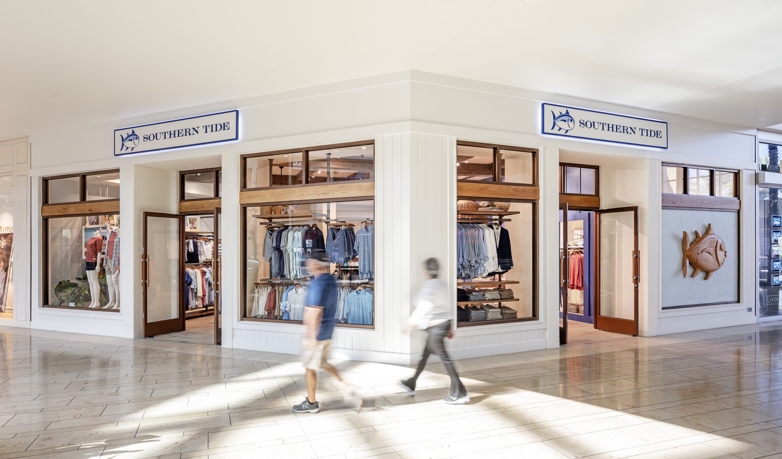 Southern Tide Store Front Exterior In Shopping Mall Utc Mall Two Pedestrians Walking Past